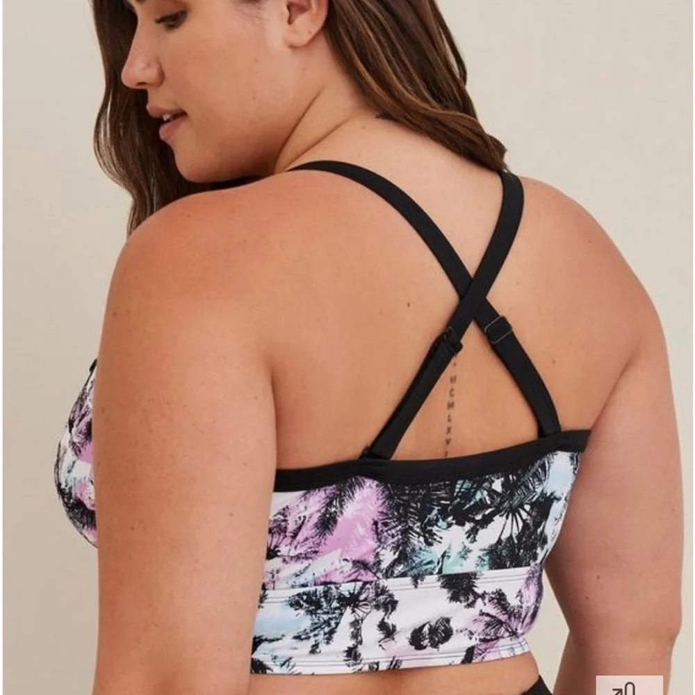 New! Torrid sz 3 Multi Palm‎ Cage Bathing Swim Suit Top 3X